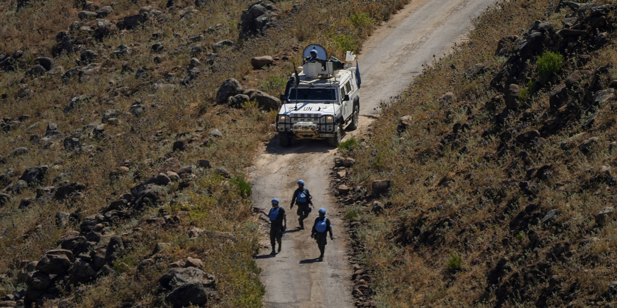 Dei peacekeeper di UNIFIL nel sud del Libano nel luglio del 2023 (AP Photo/Ariel Schalit)