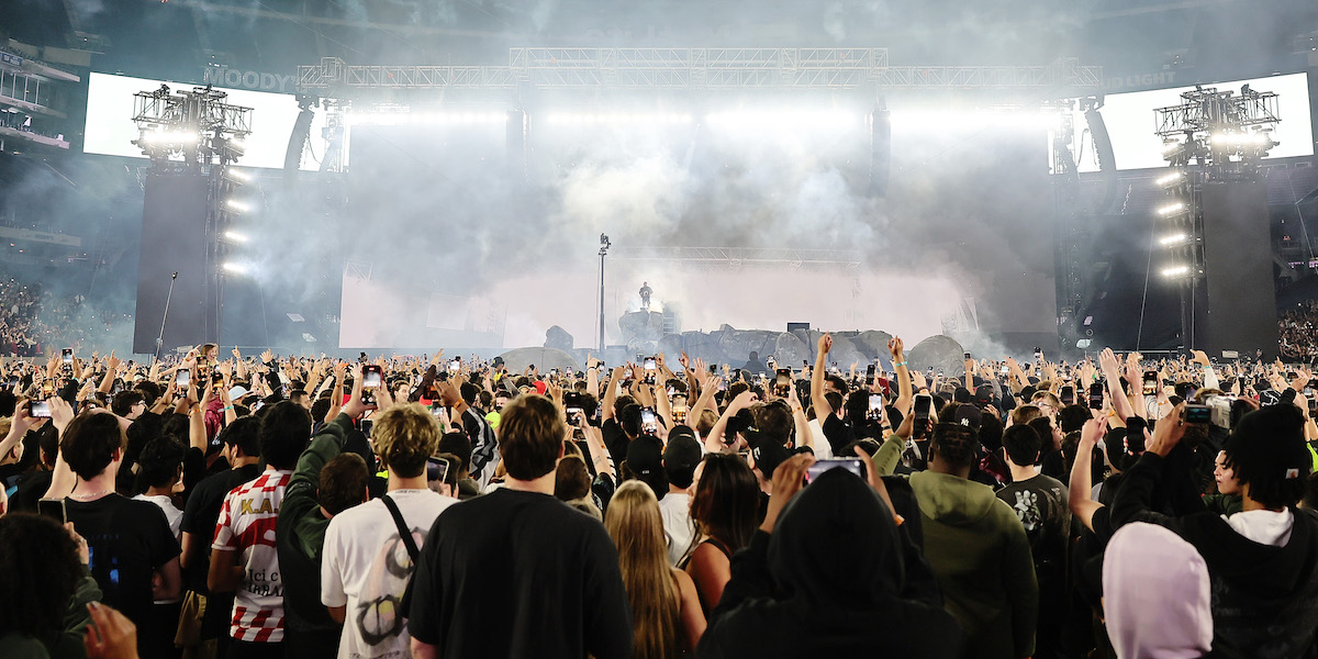 Un concerto del rapper statunitense Travis Scott a East Rutherford, in New Jersey, 9 ottobre 2024 (Theo Wargo/Getty Images for Live Nation)