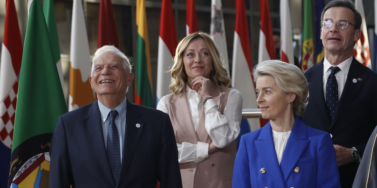 L'Alto rappresentante per gli Affari esteri dell'Unione Europea, Josep Borrell, la presidente della Commissione europea Ursula von der Leyen e dietro di loro Giorgia Meloni (AP Photo/Omar Havana)