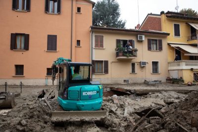 Danni su una strada di Bologna