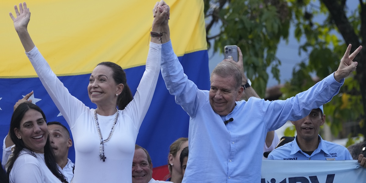 
María Corina Machado ed Edmundo González Urrutia durante un comizio a Guatire, Venezuela, 31 maggio 2024 (AP Photo/ Ariana Cubillos)