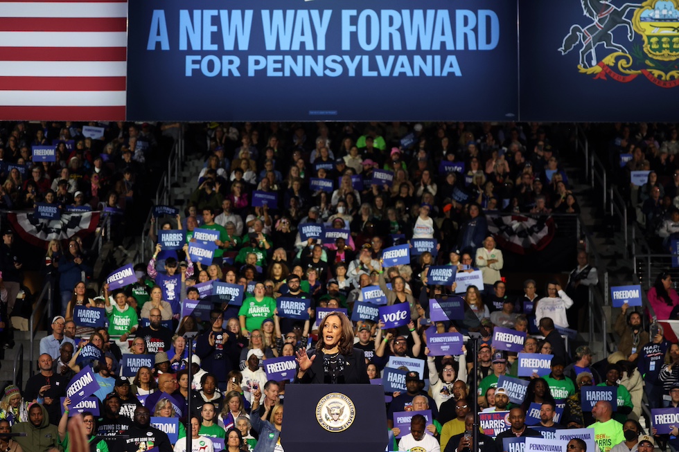 La candidata Democratica alla presidenza Kamala Harris a un comizio a Erie, in Pennsylvania