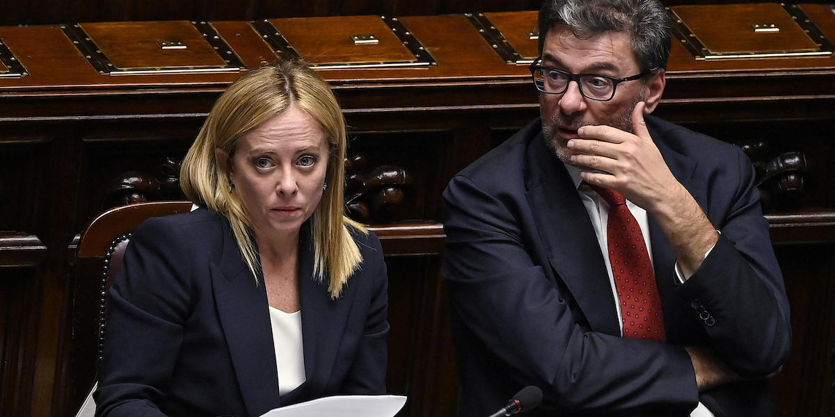 Giorgia Meloni e Giancarlo Giorgetti alla Camera, il 25 ottobre 2022 (RICCARDO ANTIMIANI/ANSA)