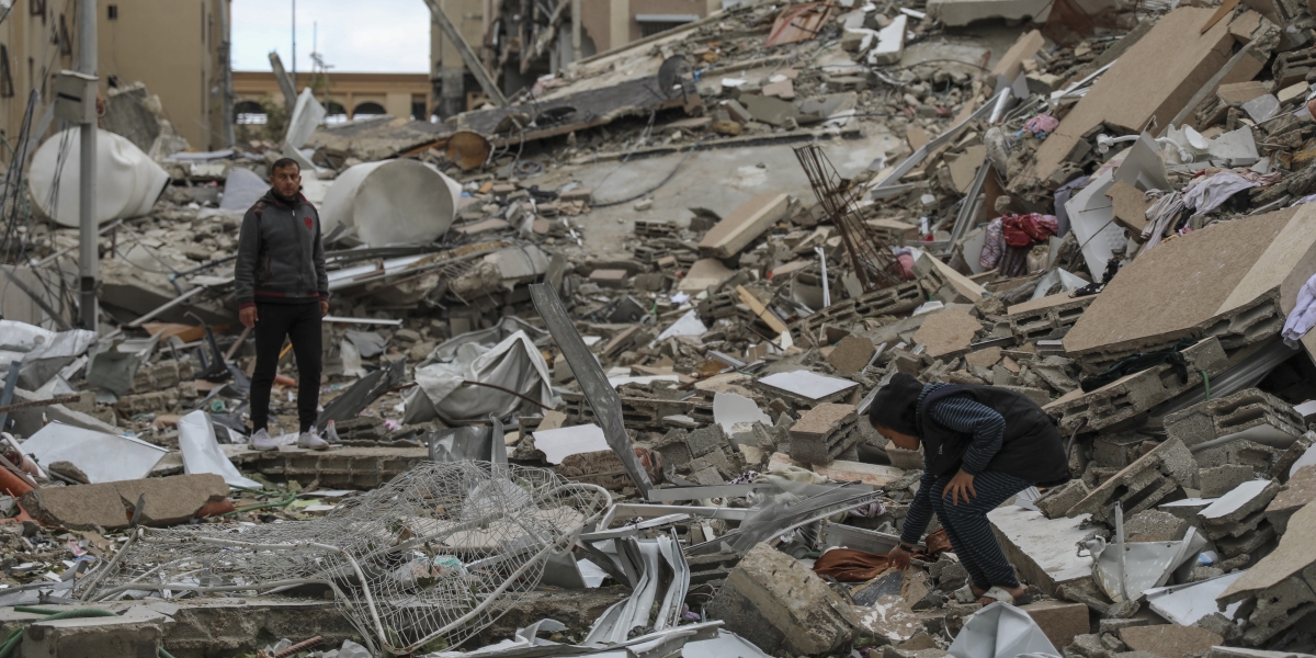 Le macerie di un edificio a Beit Lahia, il 28 novembre 2023 (AP Photo/Mohammed Hajjar)