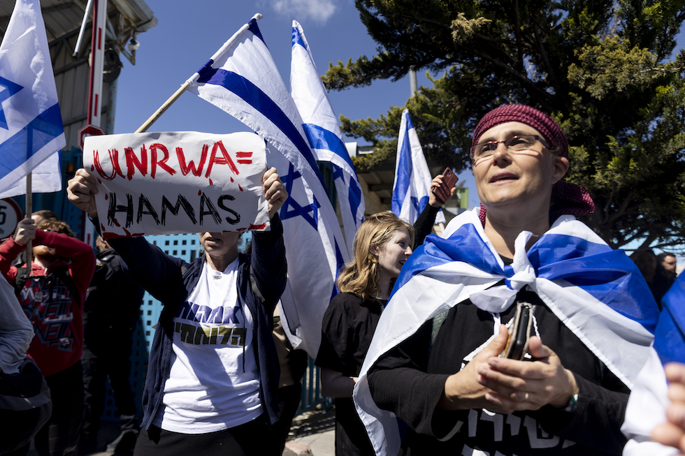 Una manifestazione contro l'UNRWA a Gerusalemme, nel marzo 2024 