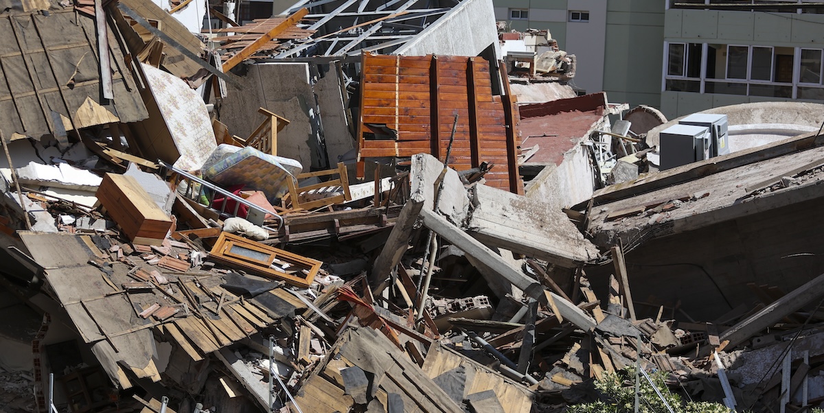 L'hotel crollato a Villa Gesell (AP Photo/Christian Heit)