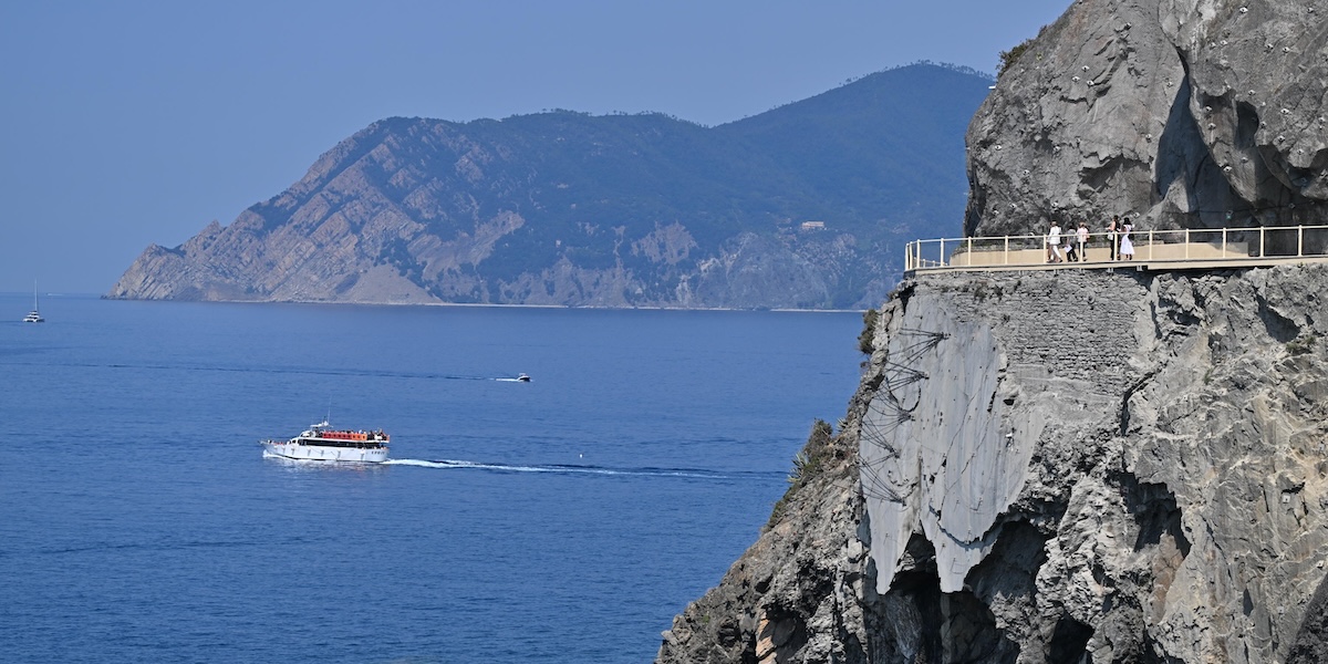 Un tratto della Via dell'Amore delle Cinque Terre, 26 luglio 2024 (Luca Zennaro/Ansa)
