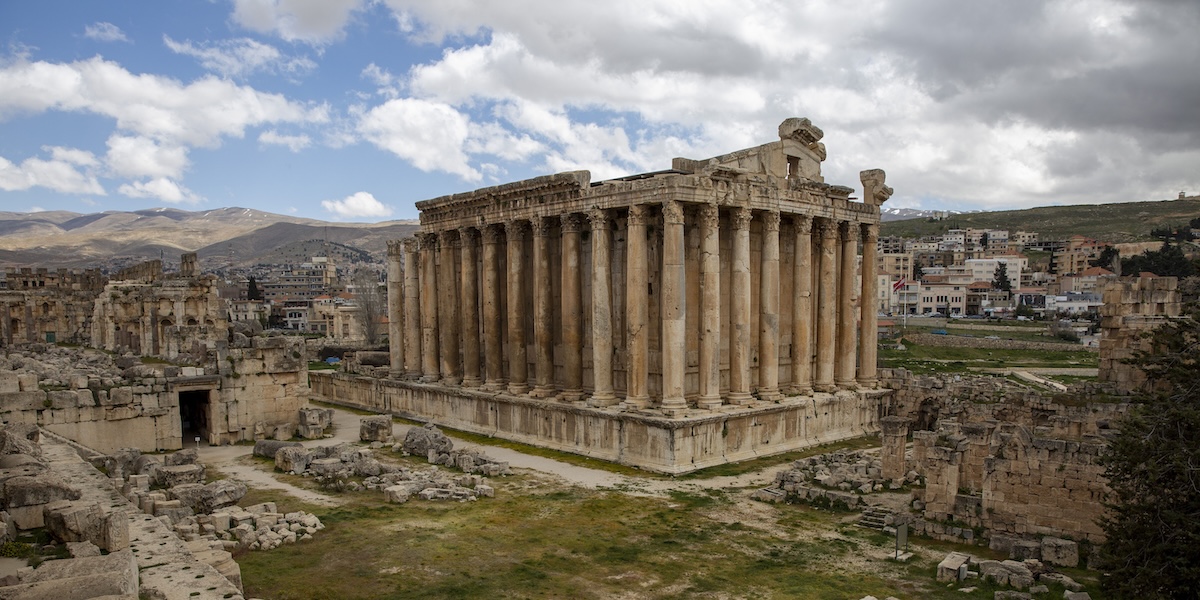 Le rovine romane di Baalbek, patrimonio dell'Umanità Unesco, fotografate nel 2021 (AP Photo/ Hassan Ammar)