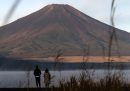 Vista del Monte Fuji senza neve