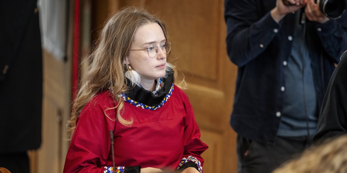 Aki-Matilda Høegh-Dam ha provato ripetutamente a parlare in groenlandese al parlamento danese (Mads Claus Rasmussen/Ritzau Scanpix via AP)