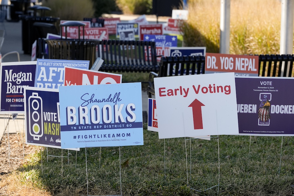 Cartelli durante la campagna elettorale a Nashville, in Tennessee