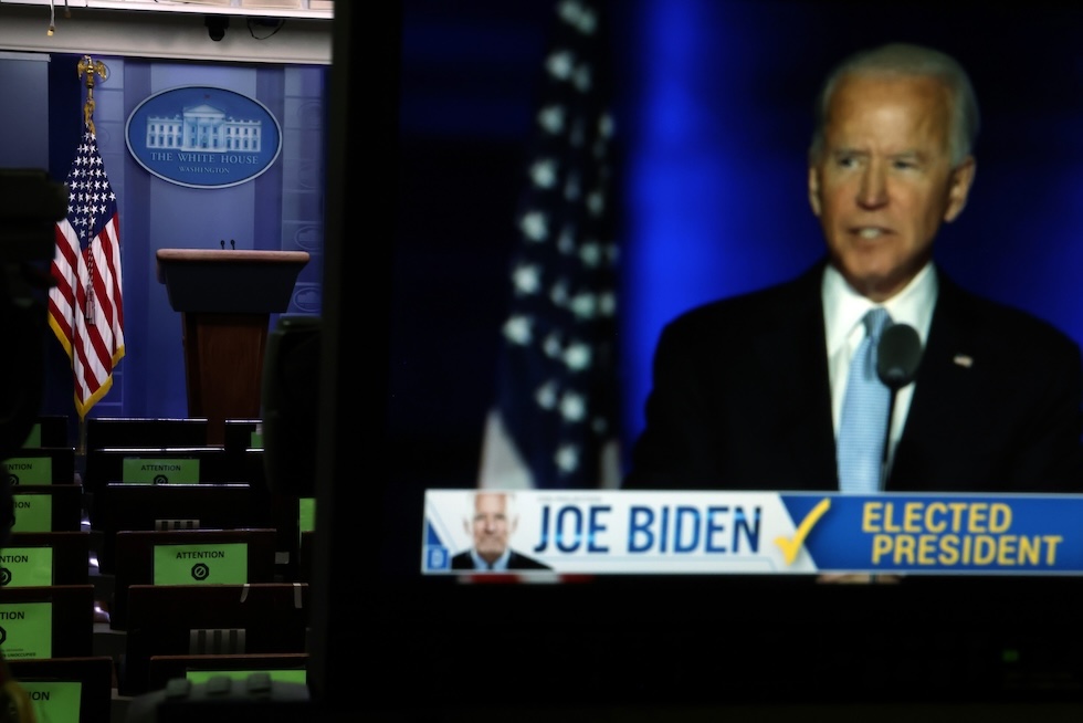 Un televisore nella Briefing Room della Casa Bianca mostra la grafica televisiva della CNN che proclamava Joe Biden vincitore delle elezioni del 2020, il 7 novembre 2020 a Washington