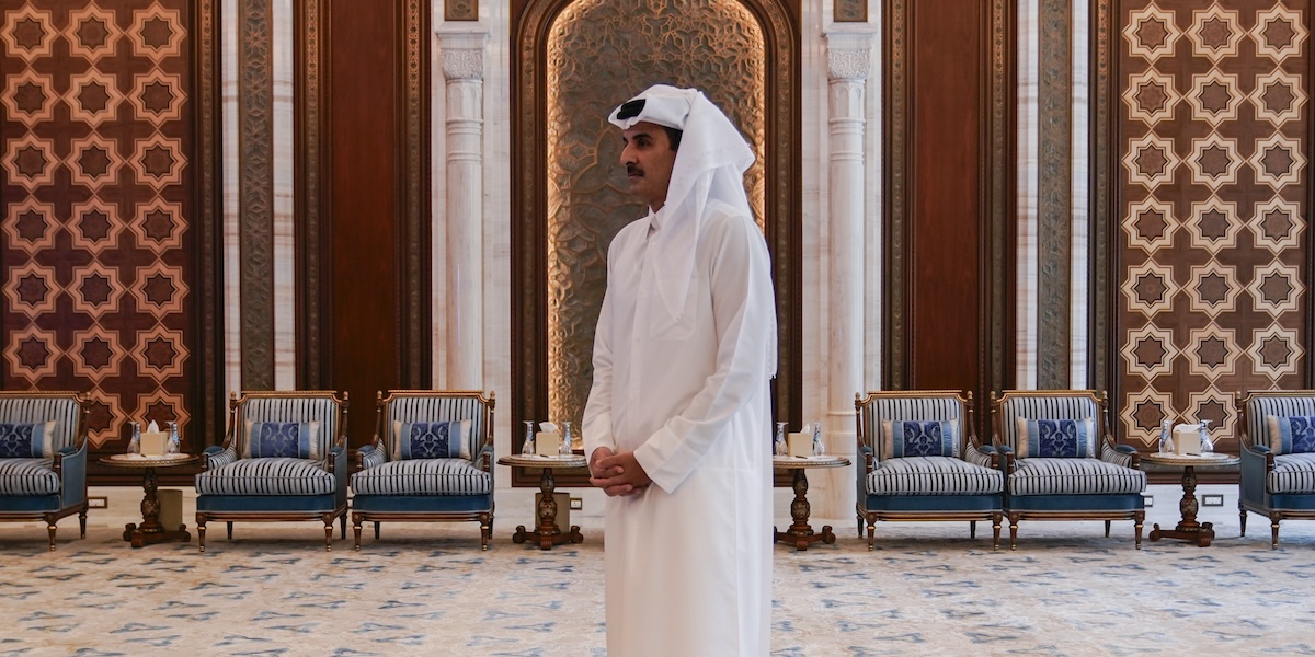 L'emiro Tamim bin Hamad al Thani, sovrano del Qatar, il 24 ottobre 2024 (Nathan Howard/Pool Photo via AP)