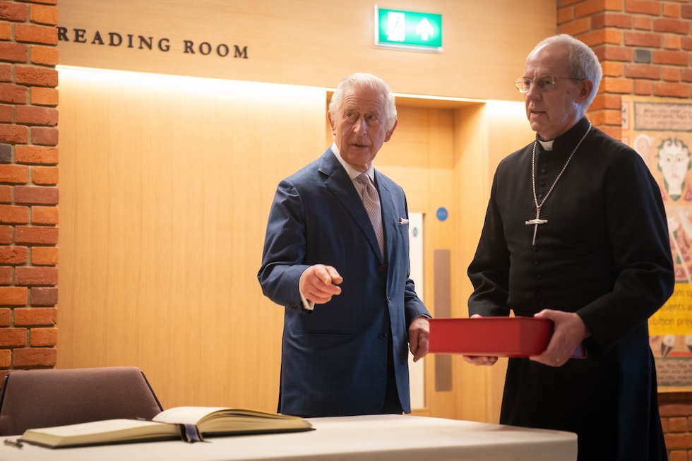 Re Carlo III insieme a Justin Welby, il 16 novembre 2023 a Londr