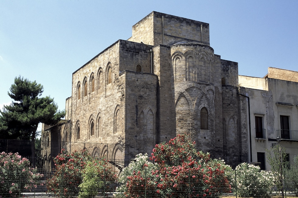 La facciata posteriore della basilica