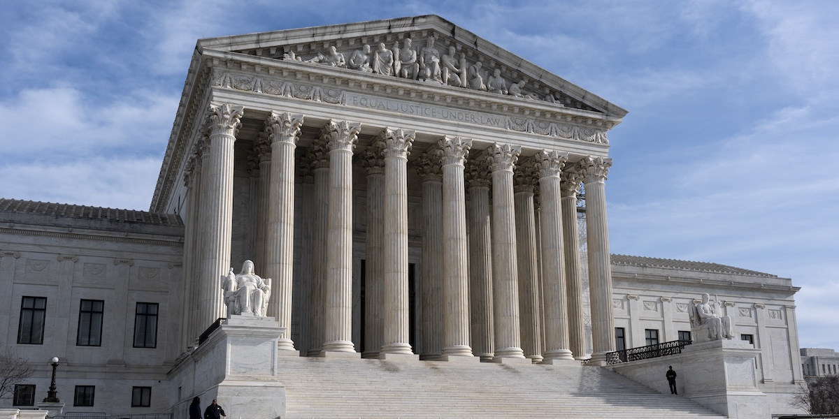 L'ingresso della Corte Suprema degli Stati Uniti a Washington (AP Photo/J. Scott Applewhite)