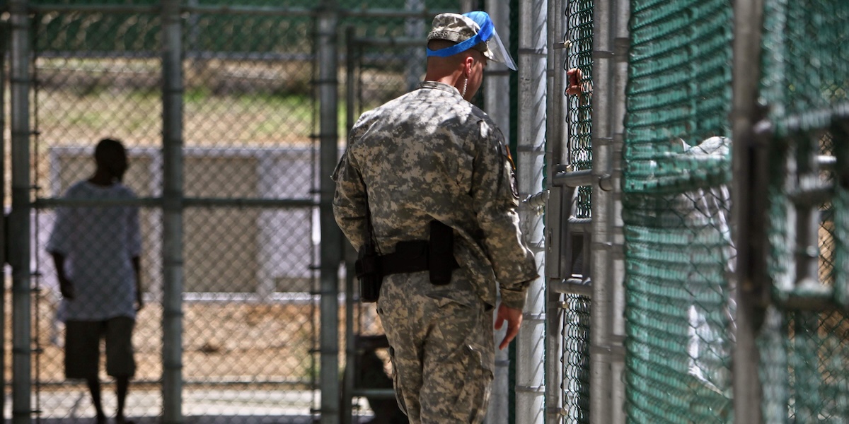 Una foto del 31 maggio 2009 nella prigione di Guantánamo (AP Photo/Brennan Linsley, Pool, File)