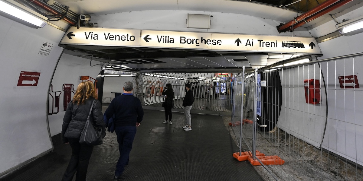 La fermata della metropolitana Spagna nel 2020 (ANSA/RICCARDO ANTIMIANI)