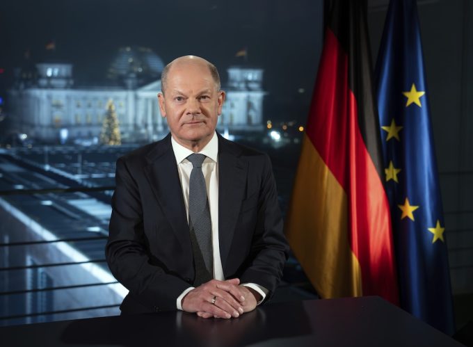 Olaf Scholz durante il suo discorso di fine anno, a Berlino 